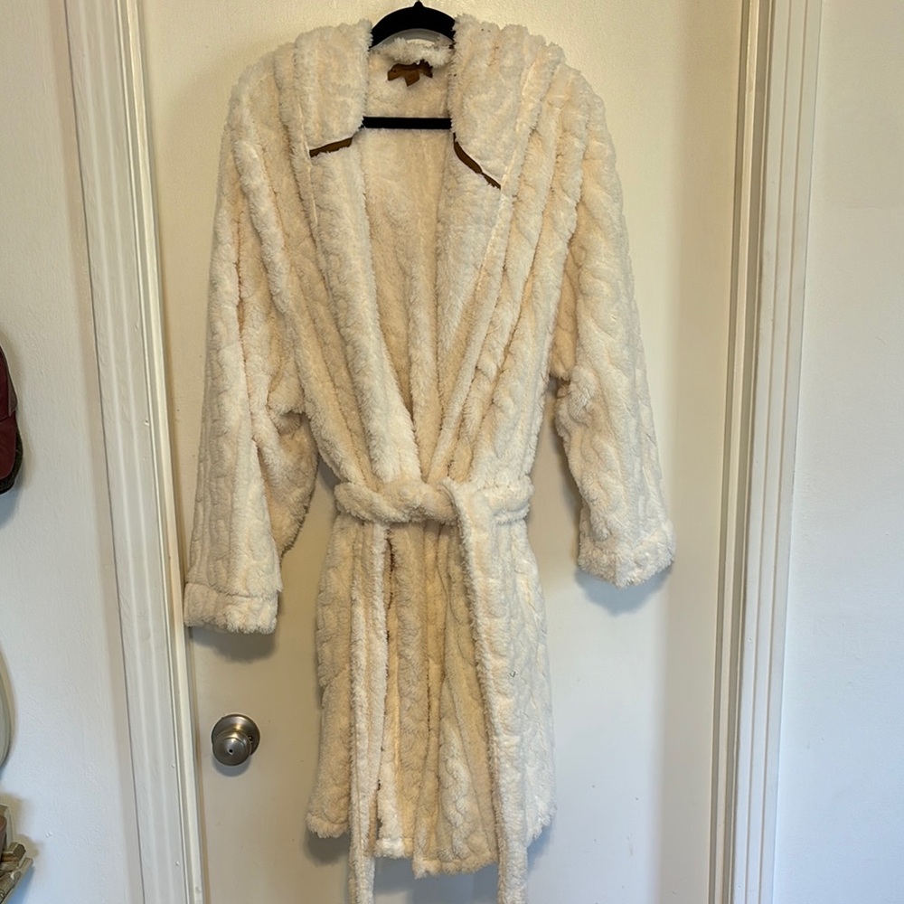 Koolaburra by UGG Cream Plush Robe with Shawl Collar